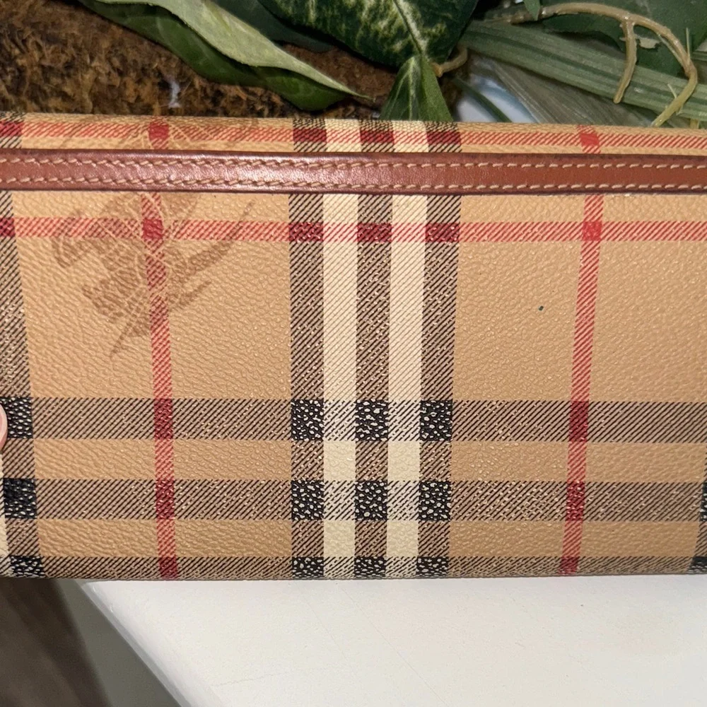Burberry Beige and Brown Checkered Wallet - Picture 5 of 11